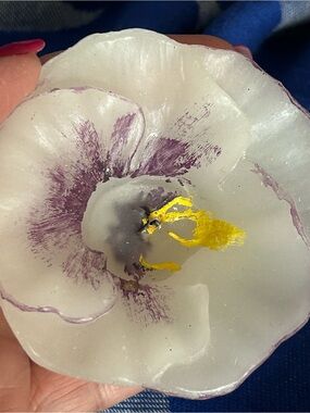 Abbott pool floating pansy candles